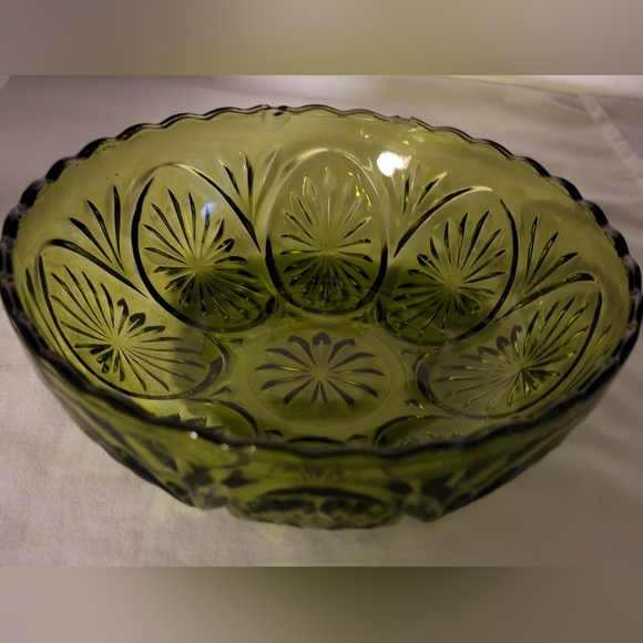 Vintage Anchor Hocking green bowl - Picture 5 of 9